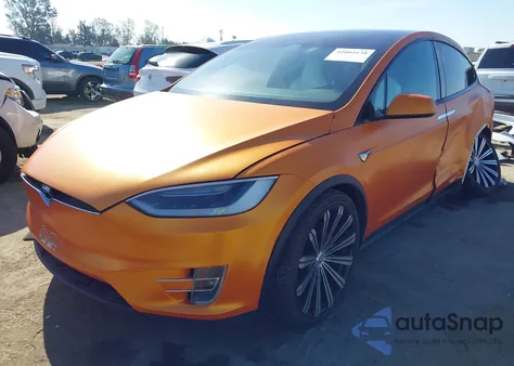 2018 Tesla Model X 100D/75D/P100D z USA, uszkodzony, nr VIN 5YJXCAE27JF101982